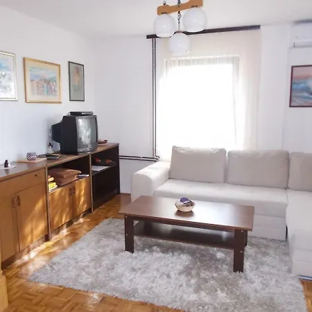 Krk Pepina Apartament Pinezići